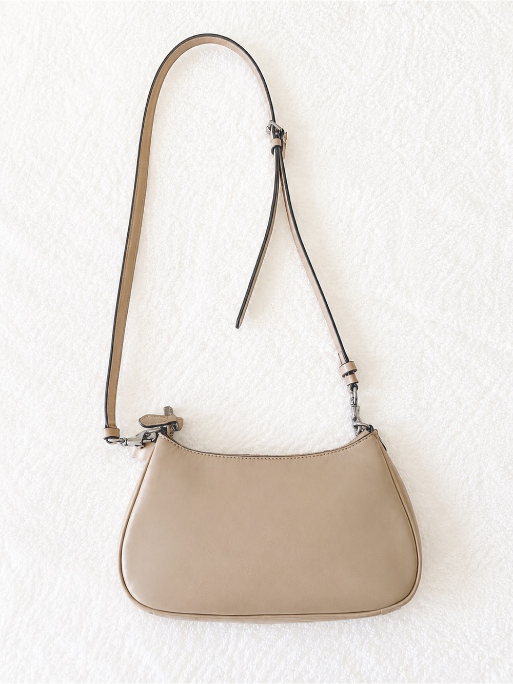 Coach Shoulder Bag in Taupe Leather with Stitched C - Picture 2 of 3
